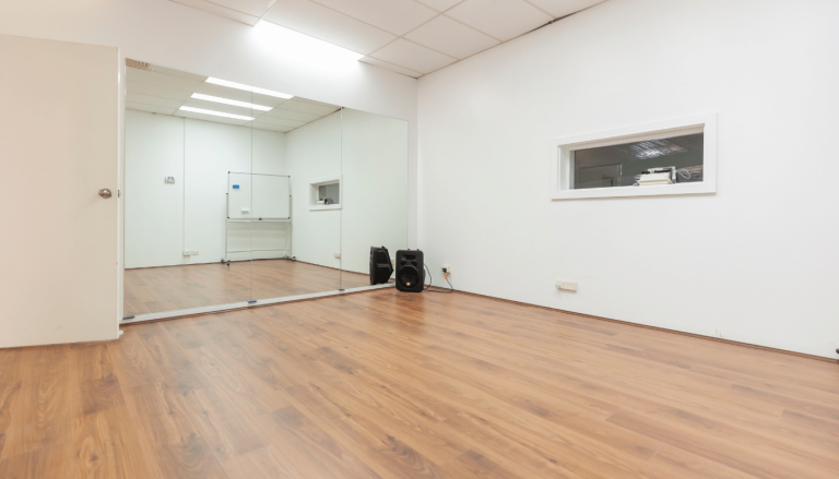 Studio Hire 13 S 1