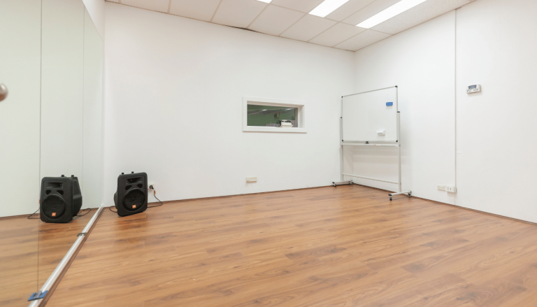 Studio Hire 14 S 2