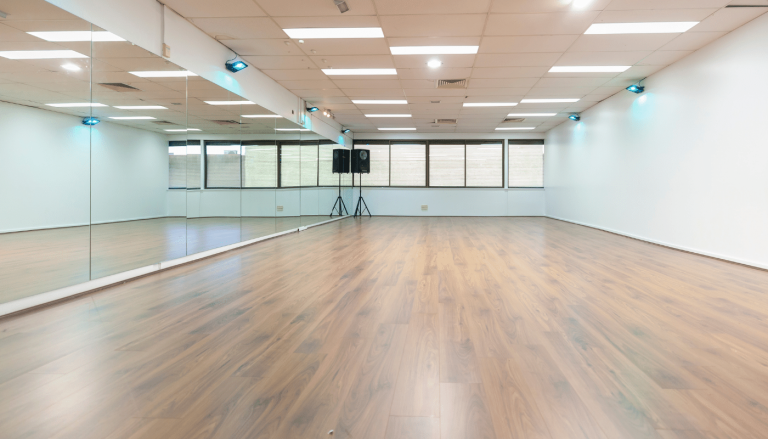 Studio Hire 3 XL 3