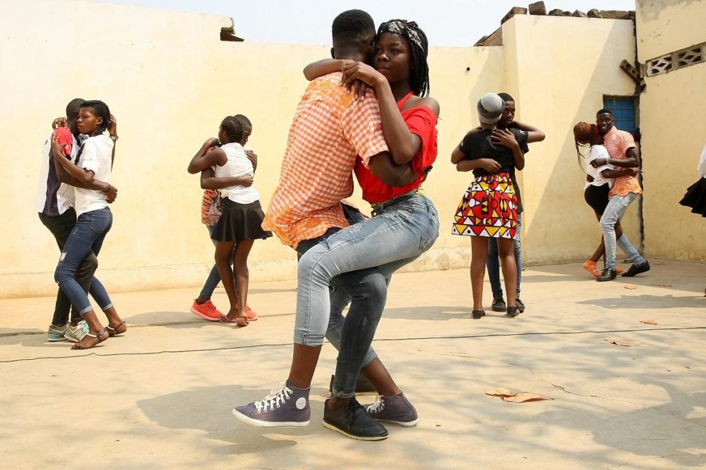 Kizomba Dance Classes 9 000 T454I